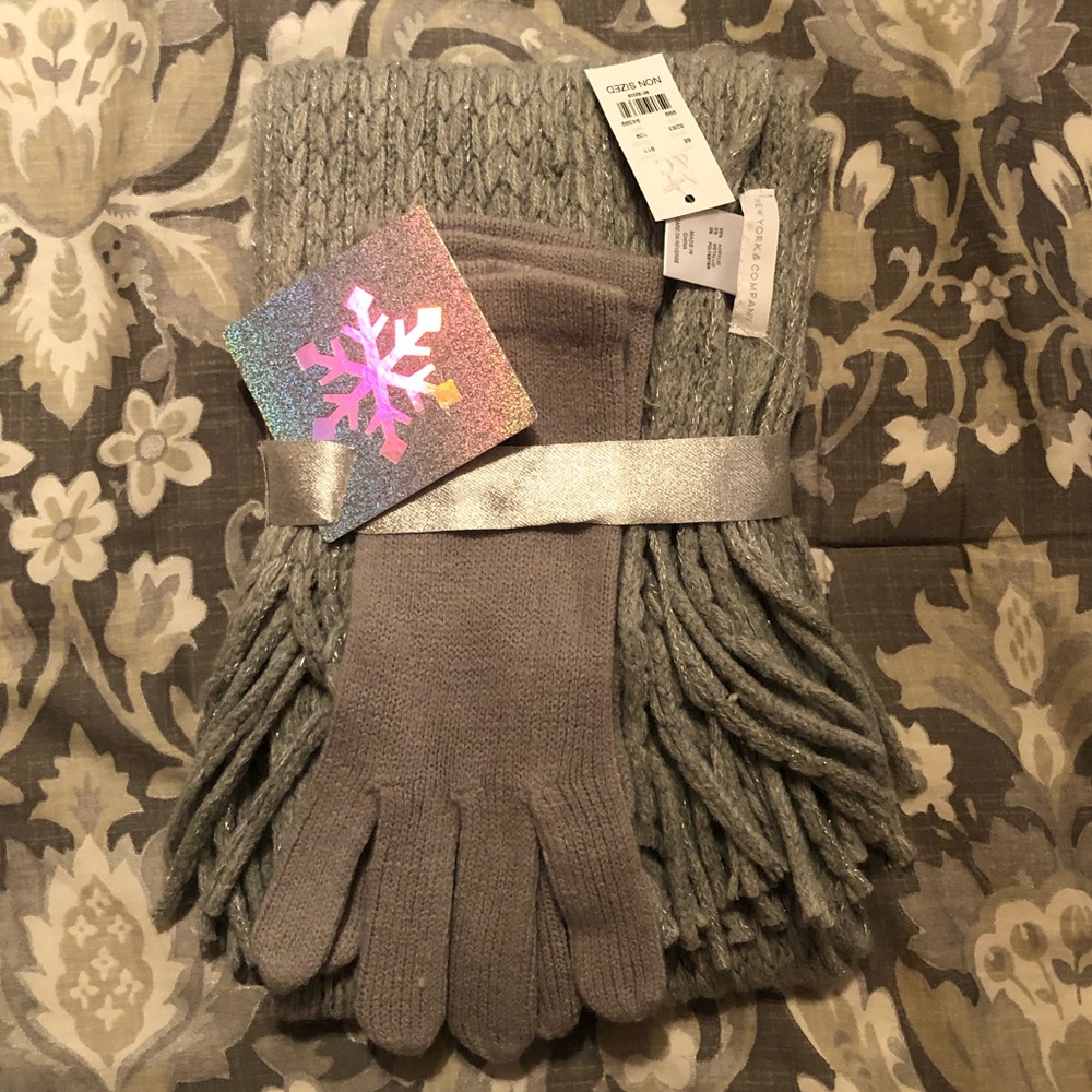 NY&C scarf and glove set